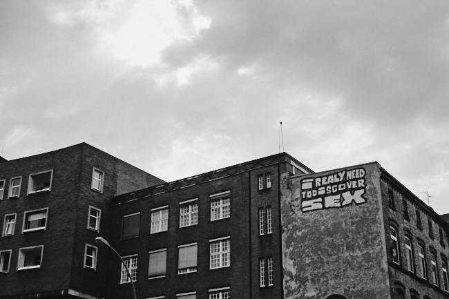 graffiti black and white street photograhy